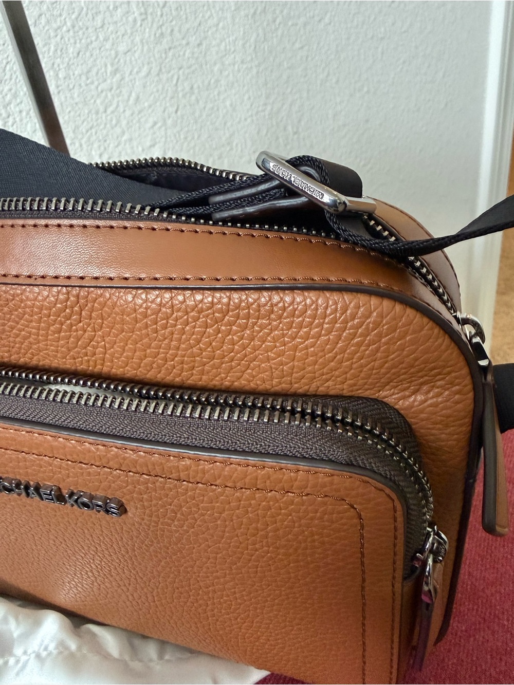 Michael Kors Cooper Leather Flight Bag Brown Crossbody NWT - Picture 6 of 9